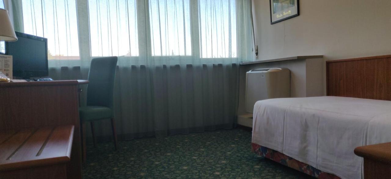 Hotel Cristallo Udine Extérieur photo