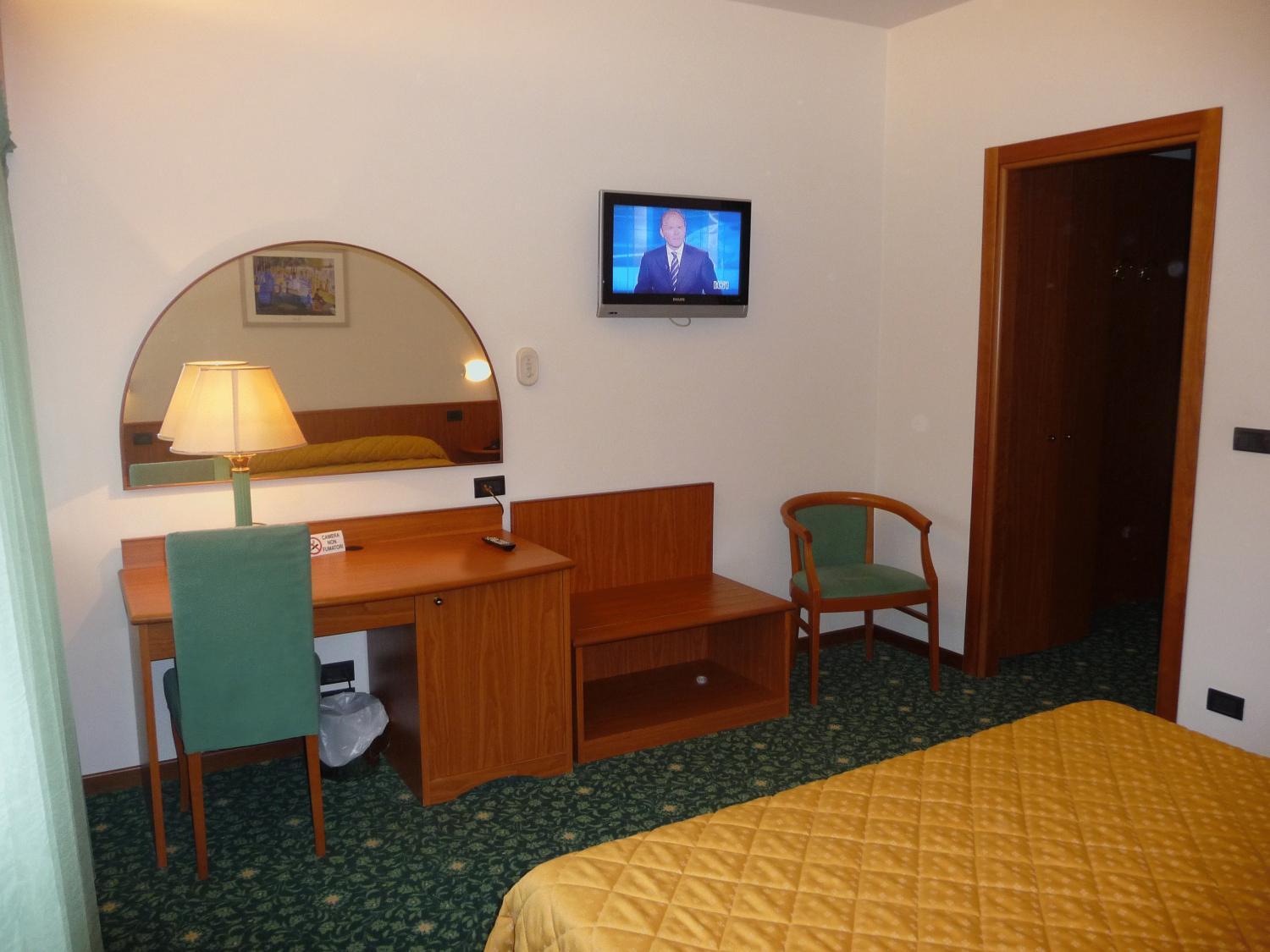 Hotel Cristallo Udine Extérieur photo