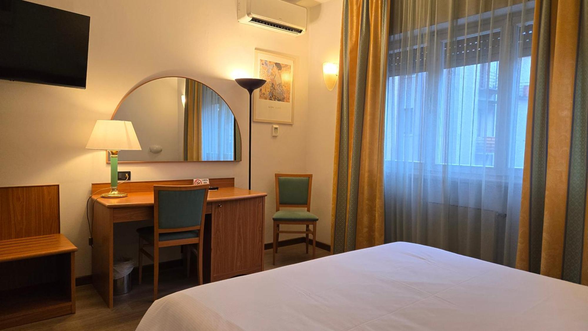 Hotel Cristallo Udine Extérieur photo