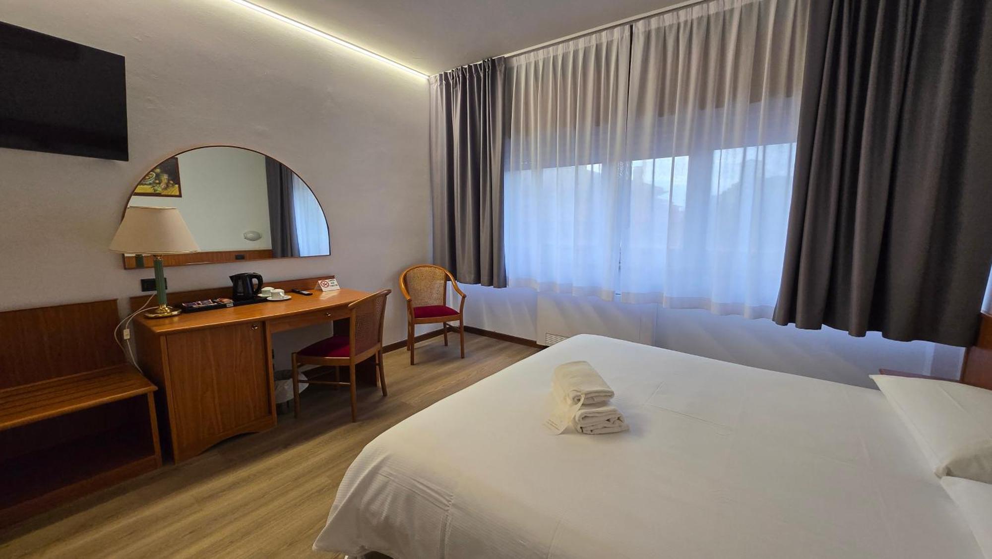 Hotel Cristallo Udine Extérieur photo