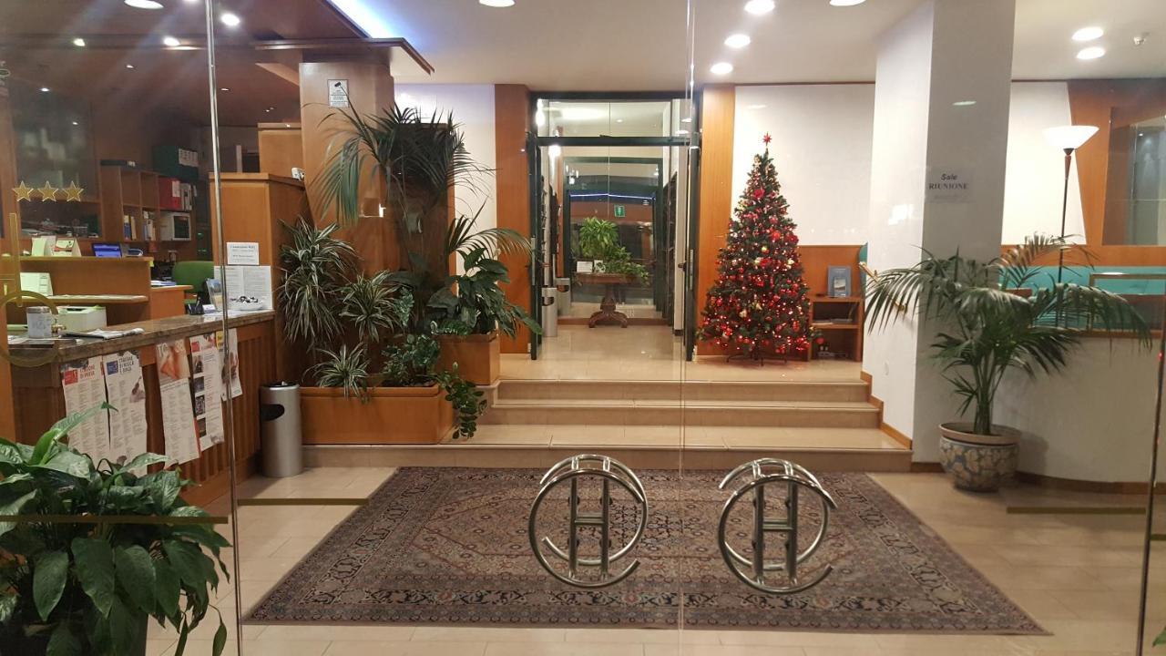 Hotel Cristallo Udine Extérieur photo